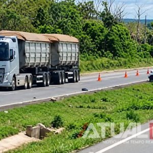 Motorista fica ferido após carro sair da pista na BR-163 em Diamantino/MT