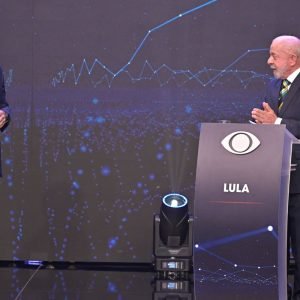 Lula e Flávio fazem primeiro debate das eleições na Band