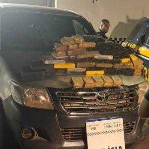 43 kg de drogas são encontrados em fundo falso de caminhonete em MT