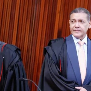 Pressa pode levar TSE a decidir sem base sobre redes, diz especialista