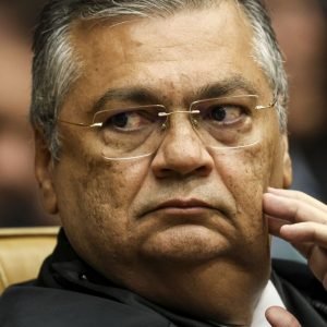Dino manda PF apurar interferência externa no processo eleitoral
