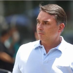 Flávio fugiu com a família para os EUA e pedirá asilo político a Trump | Rdnews