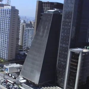 Fiesp: atividade industrial recua no 3º tri e produção deve cair 0,4%