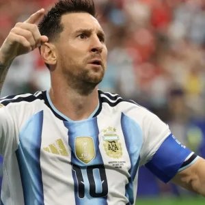 Enquete: Messi é o maior jogador de todos os tempos? Vote