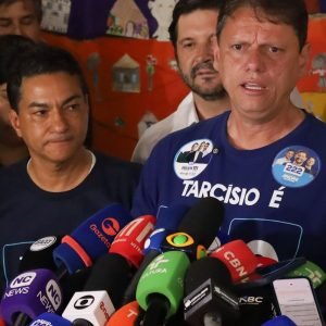 Reeleito em SP, Tarcísio promete mais entregas para o próximo mandato