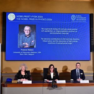 Nobel de Física 2026 vai para Francis Halzen