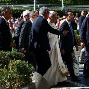 Cirurgia do Papa Leão XIV para retirar nódulo foi concluída com sucesso, diz Vaticano