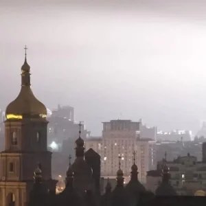 Rússia e Ucrânia intensificam ataques após novas negociações com os EUA
