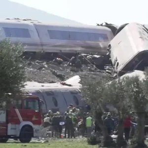 Brasil lamenta acidente de trem na Espanha, em que mais de 60 morreram