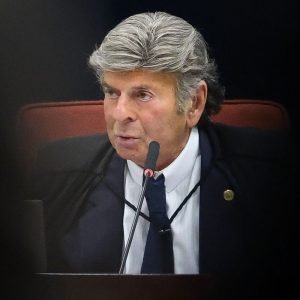 Fux pede acesso a processos contra Jair Bolsonaro no STF