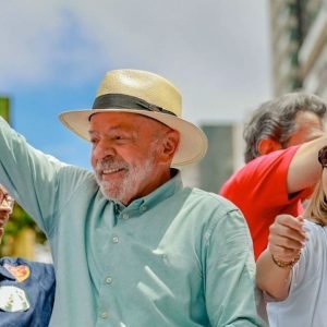 Lula foca em bets, 6×1 e abstenção em último ato antes do 1º turno