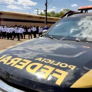 Quase metade dos policiais federais relata sofrimento psíquico, diz estudo