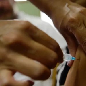 Consultas por lesões pré-cancerígenas caem após vacina contra HPV