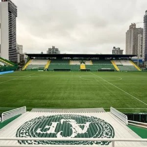 Chapecoense x Athletico-PR: horário e onde assistir ao jogo do Brasileirão