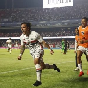Brasileirão: São Paulo bate Vasco, se afasta do Z4 e sonha com Libertadores
