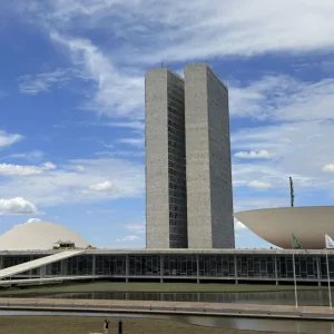 Congresso promulga PEC que acaba com a escala 6×1 nesta sexta-feira (15)