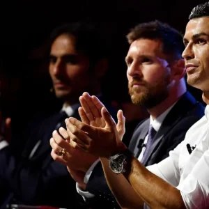 Ídolo inglês lamenta fim de carreira de CR7 e compara com Messi: “Triste”
