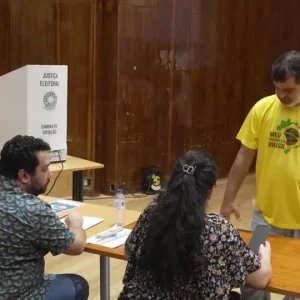Eleitores brasileiros em Lisboa vão às urnas