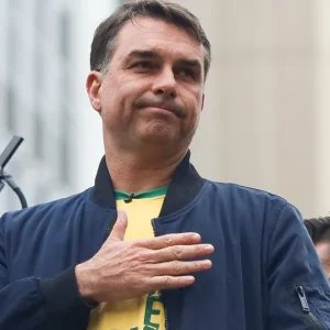 Flávio diz que vai ao debate da Band após Lula confirmar presença