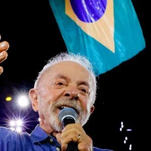 TSE mantém atos pró-democracia deste domingo (18) e nega veto a shows