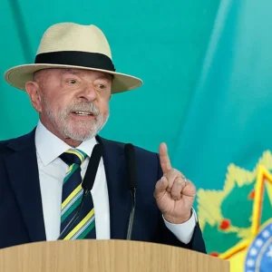 PoderData/AYA: Lula é desaprovado por 47%; aprovação é de 46%