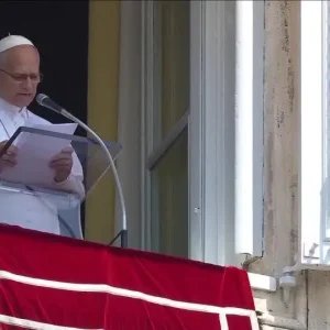 Cirurgia do papa Leão XIV deve ocorrer nos próximos dias, diz Vaticano