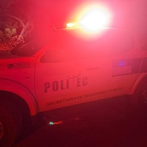 Filho sai de casa e, ao voltar horas depois, encontra mãe morta no quarto