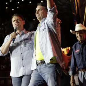 Tarcísio nega acordo para disputar Planalto em 2030 e diz que foco é em SP