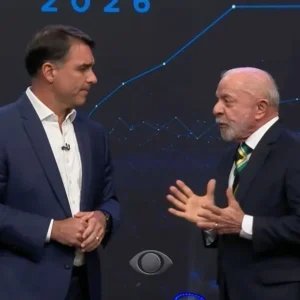 Flávio x Lula: 1º bloco de debate na TV é marcado por ataques e acusações