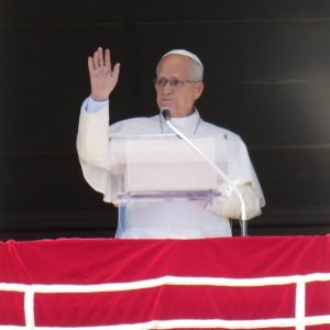Papa Leão XIV será internado nesta terça para operação de retirada de nódulo no pulmão