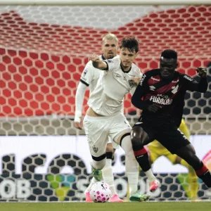 Athletico-PR 2 x 2 Atlético-MG: veja os melhores momentos do Brasileirão