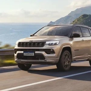 Novo Jeep Compass 2027 agora tem sistema híbrido 48V; saiba os preços