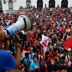 Estudantes fazem atos pelo país em apoio a Lula