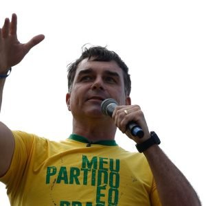 Aliado de Trump diz que Flávio Bolsonaro chegou aos EUA