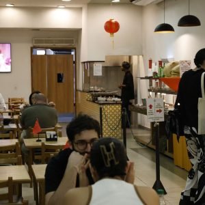 Setor de serviços cai 0,1% de julho para agosto, mostra IBGE