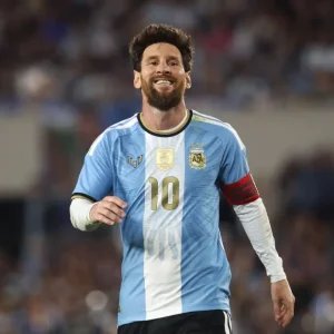 Messi se emociona na despedida: “Gostaria de estar aqui a vida inteira”