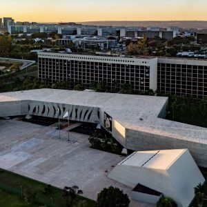 Ao TSE, Meta nega tratamento desigual entre candidaturas presidenciais