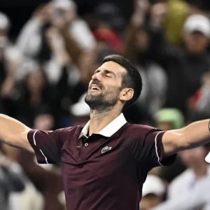 “O tênis sente sua falta”: Djokovic aconselha Sinner após desistência