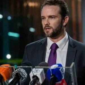 Equipe econômica avalia “mesa com ortodoxos” e tripé de medidas de ajuste