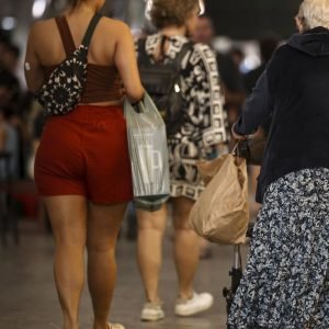 Corte amplo de gastos públicos afetaria área social, dizem economistas