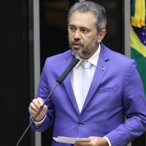 Ceará reelege Elmano governador no primeiro turno