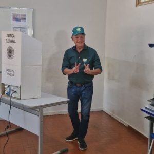Wellington Fagundes (PL) vota em Rondonópolis (MT)