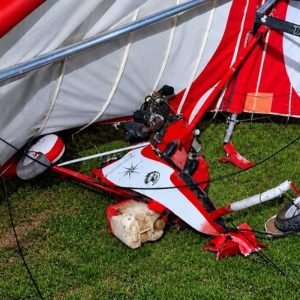 Homem fica gravemente ferido após perder controle de trike voador