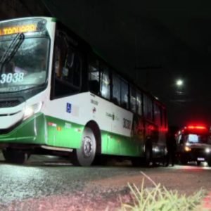 Passageira de 82 anos morre após descer e ser atropelada por ônibus em Cuiabá