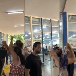 Deputado e estudantes se envolvem em confusão durante ato na UFMT