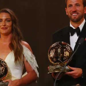 Harry Kane e Alexia Putellas vencem prêmio Bola de Ouro de 2026