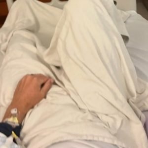 Depois do aplauso, o escape: como o câncer de pâncreas aprende a driblar remédio que fez médicos chorarem em congresso nos EUA