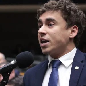 TSE manda Nikolas Ferreira apagar vídeo de crianças criticando Lula
