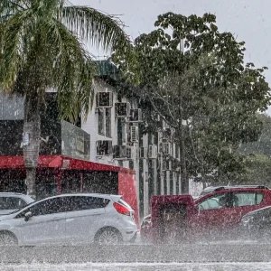 Inmet: Centro-Oeste e Sudeste têm alerta laranja para tempestades