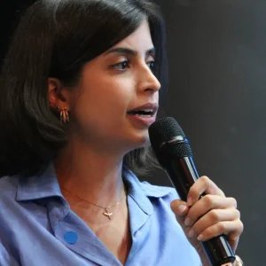 Mãe de Tabata Amaral é internada na UTI após acidente em agenda